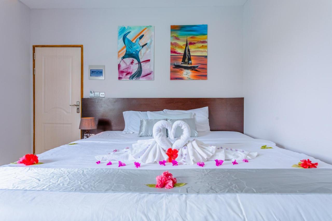 Violet 3* Dharavandhoo